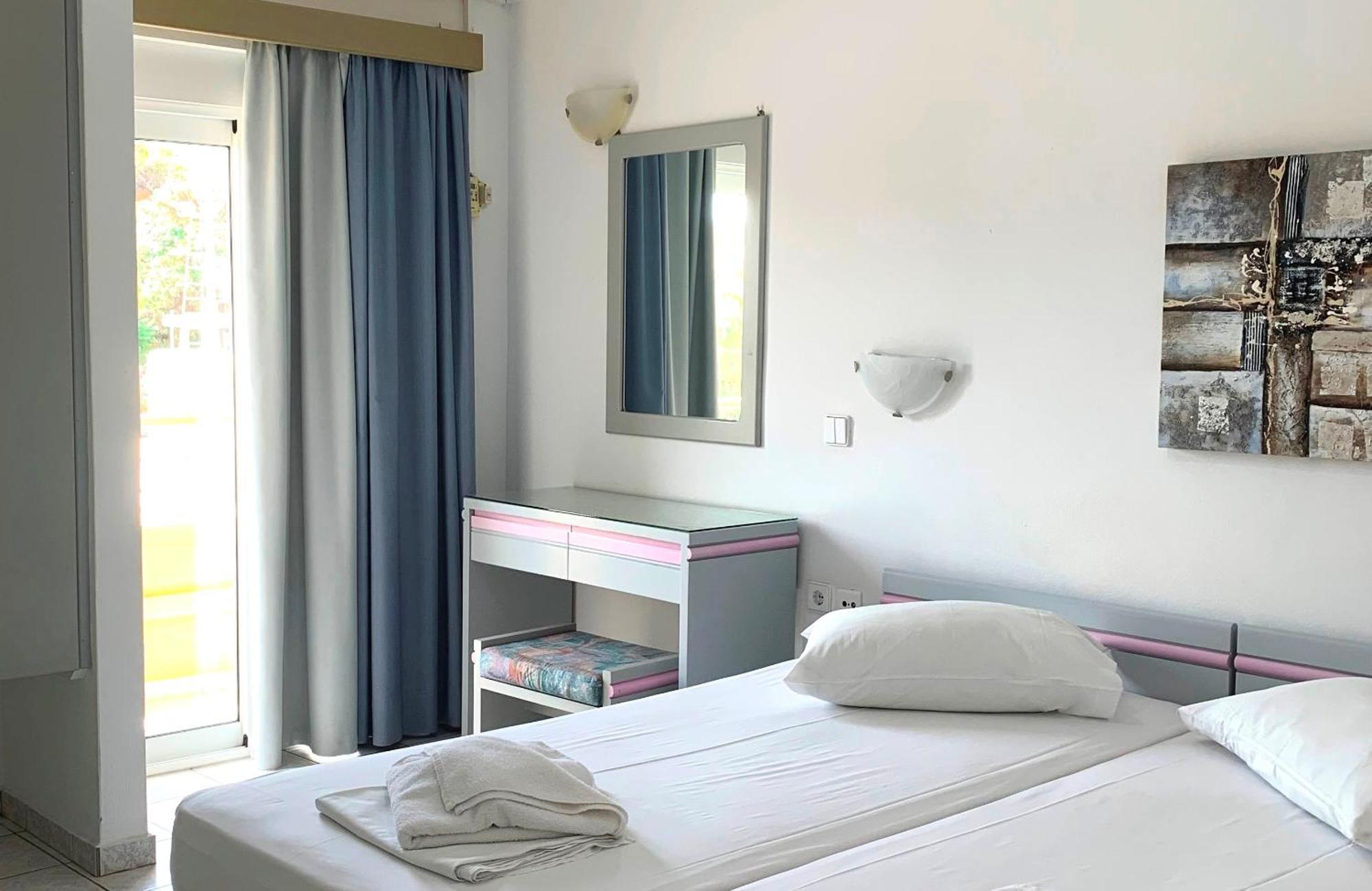 Ermis Suites Platanias  Room photo