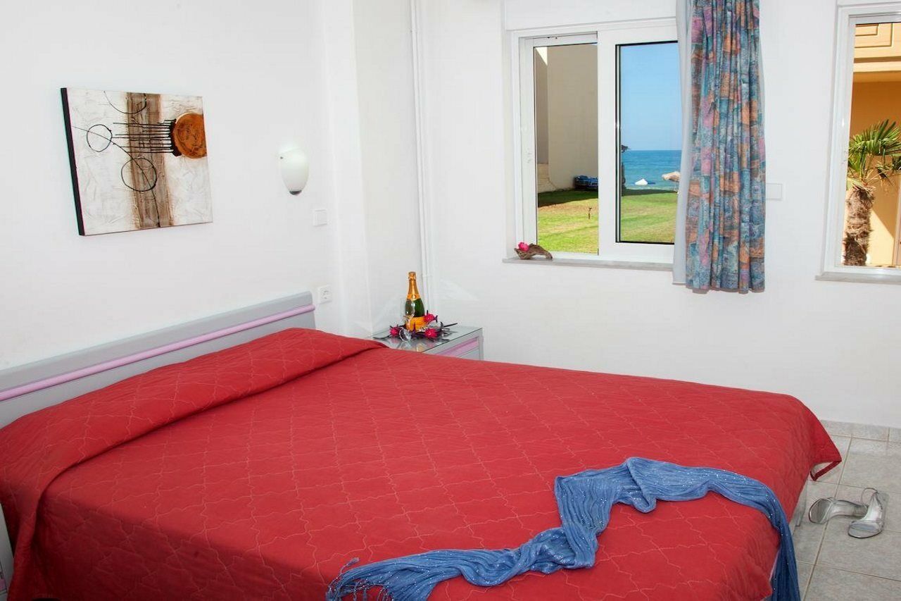 Ermis Suites Platanias  Exterior photo